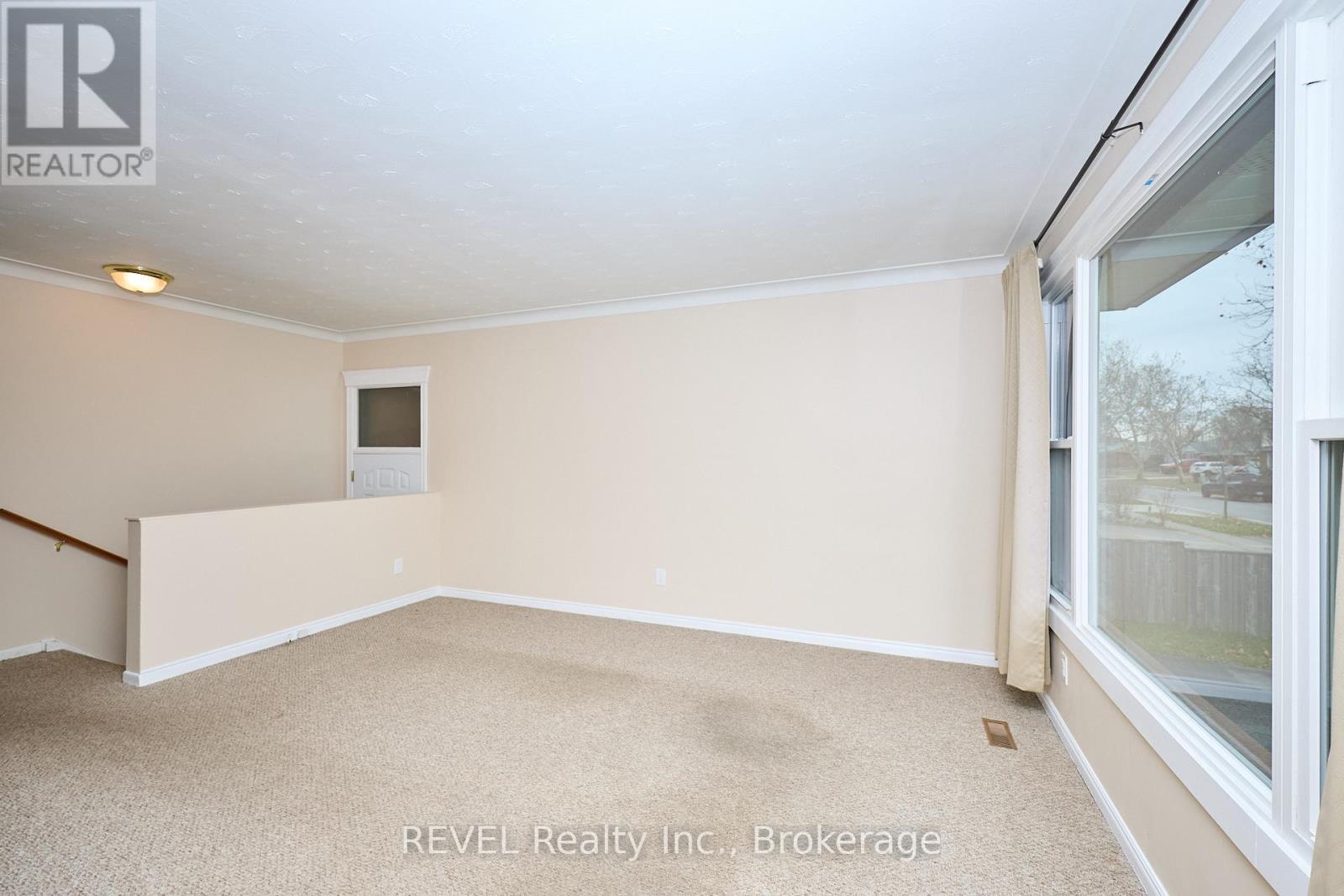 7067 Centennial Street, Niagara Falls (Arad/Fallsview), ON - Indoor Photo Showing Other Room