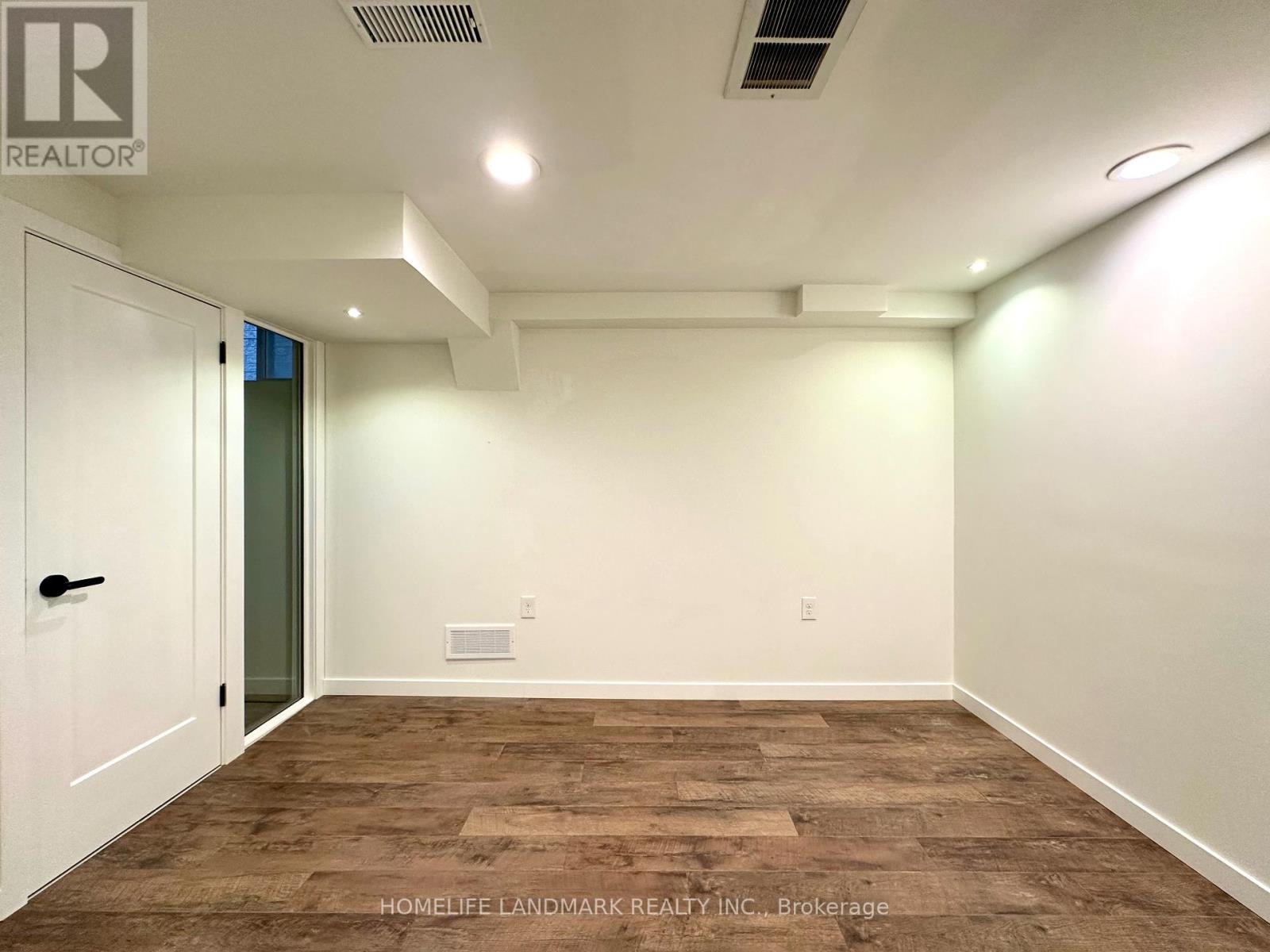 Bsmt - 21 Villandry Crescent, Vaughan, ON - Indoor Photo Showing Other Room