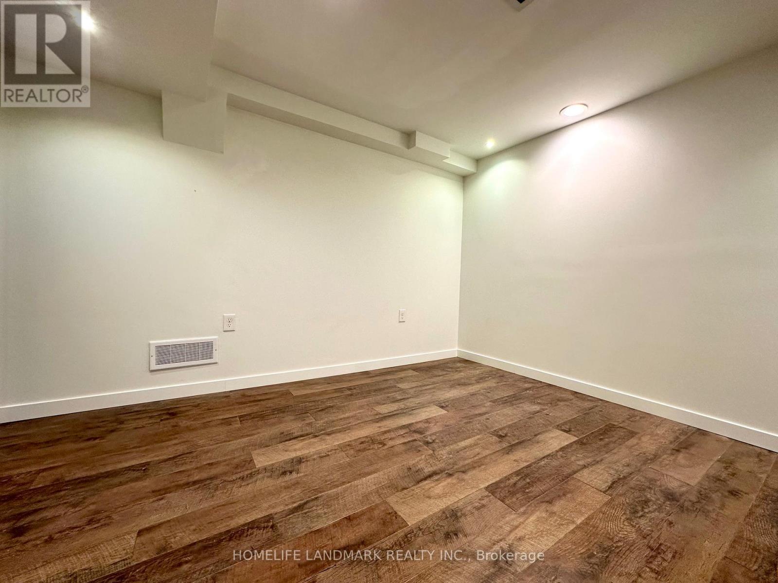 Bsmt - 21 Villandry Crescent, Vaughan, ON - Indoor Photo Showing Other Room