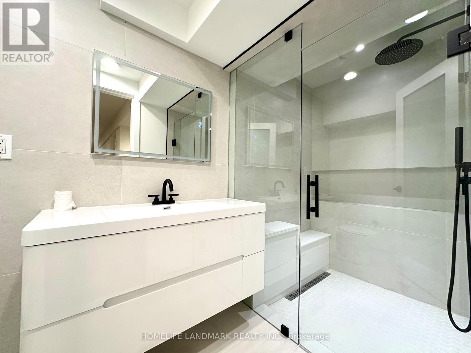 Bsmt - 21 Villandry Crescent, Vaughan, ON - Indoor Photo Showing Bathroom