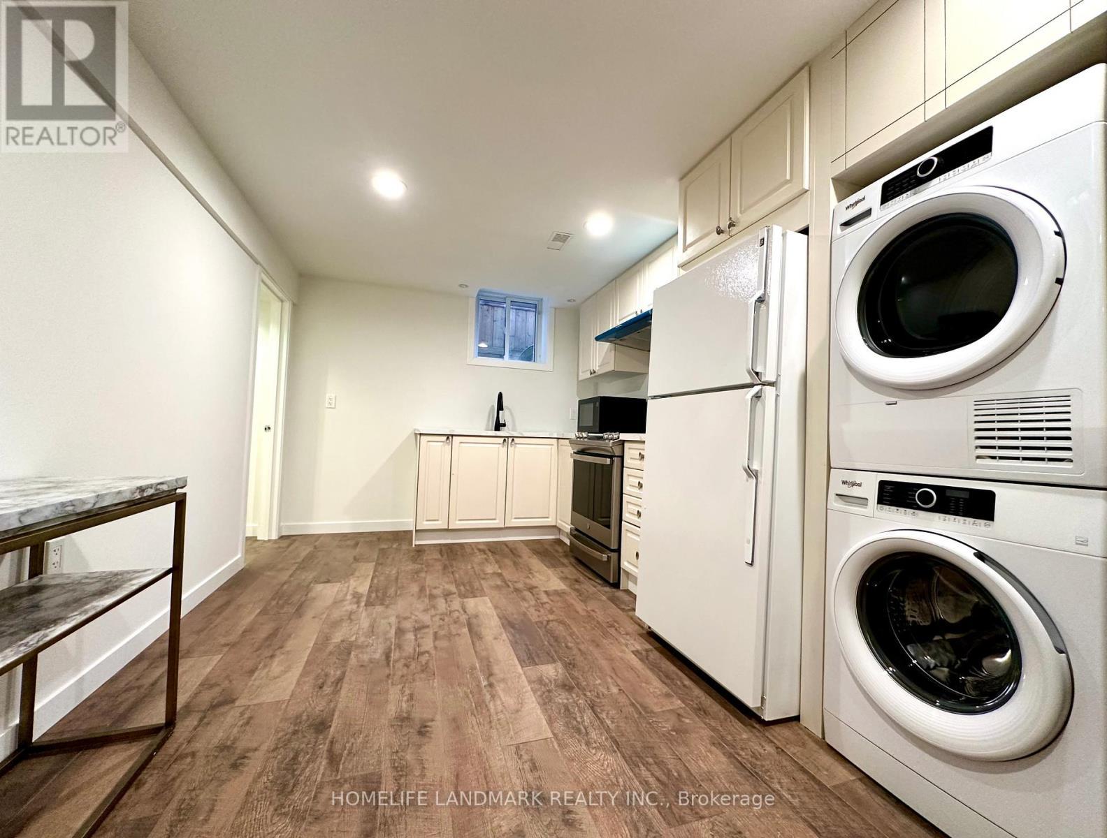 Bsmt - 21 Villandry Crescent, Vaughan, ON - Indoor Photo Showing Laundry Room