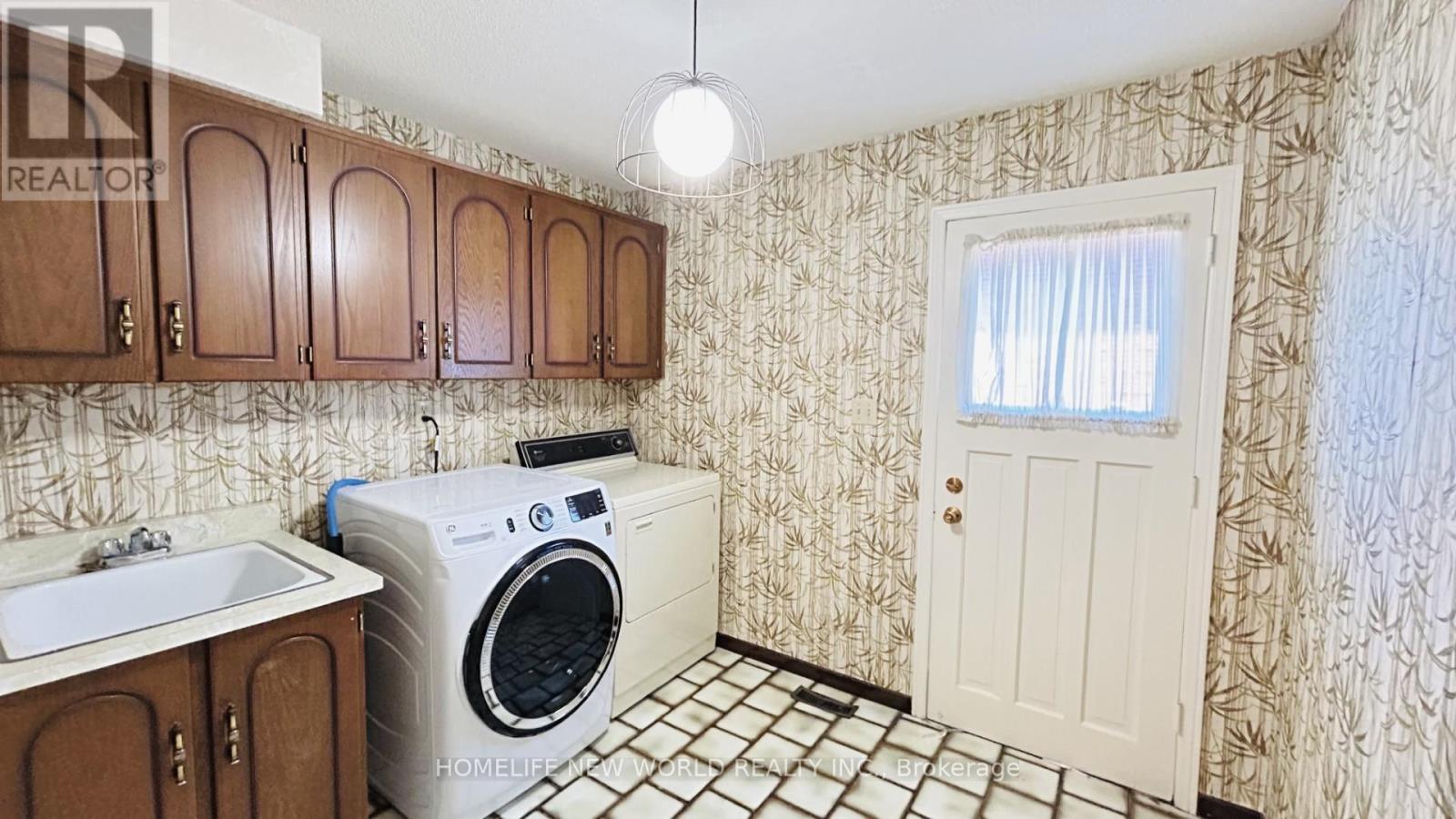 93 Willowbrook Road, Markham, ON - Indoor Photo Showing Laundry Room