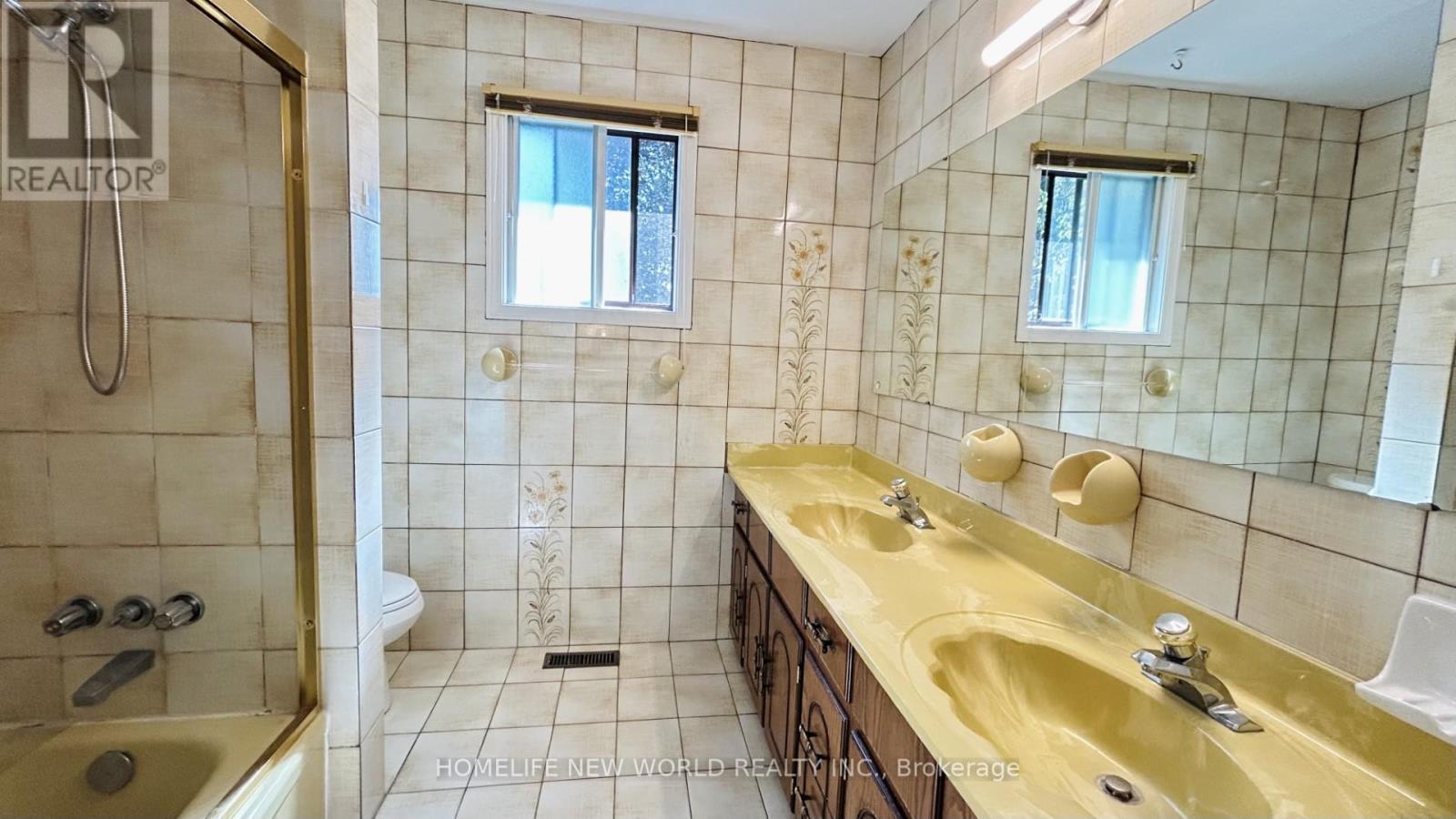 93 Willowbrook Road, Markham, ON - Indoor Photo Showing Bathroom