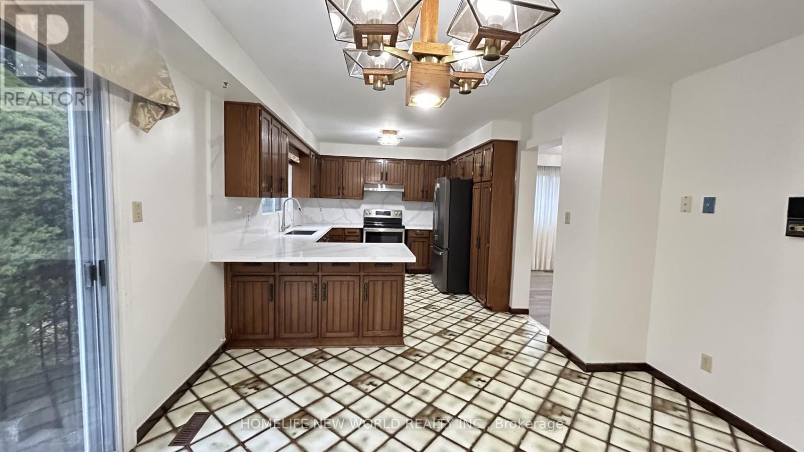 93 Willowbrook Road, Markham, ON - Indoor Photo Showing Kitchen