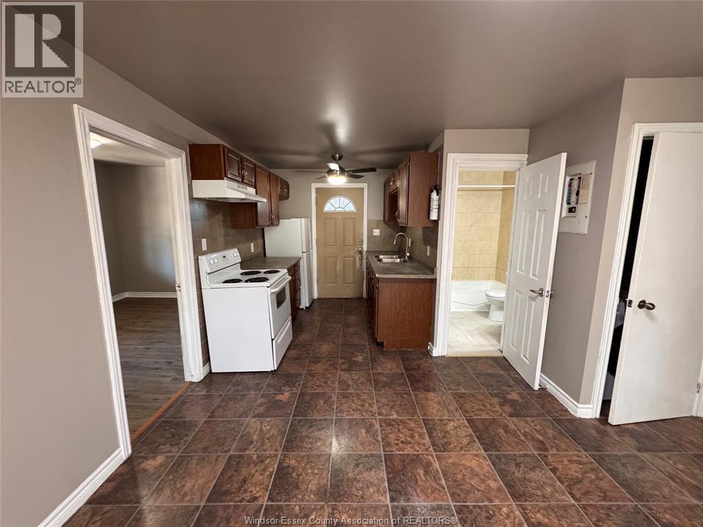 1597 Drouillard Unit# 2, Windsor, ON - Indoor Photo Showing Kitchen