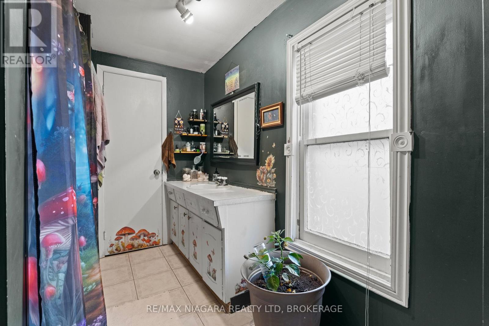 51 Beatrice Street, Welland (Lincoln/Crowland), ON - Indoor Photo Showing Other Room