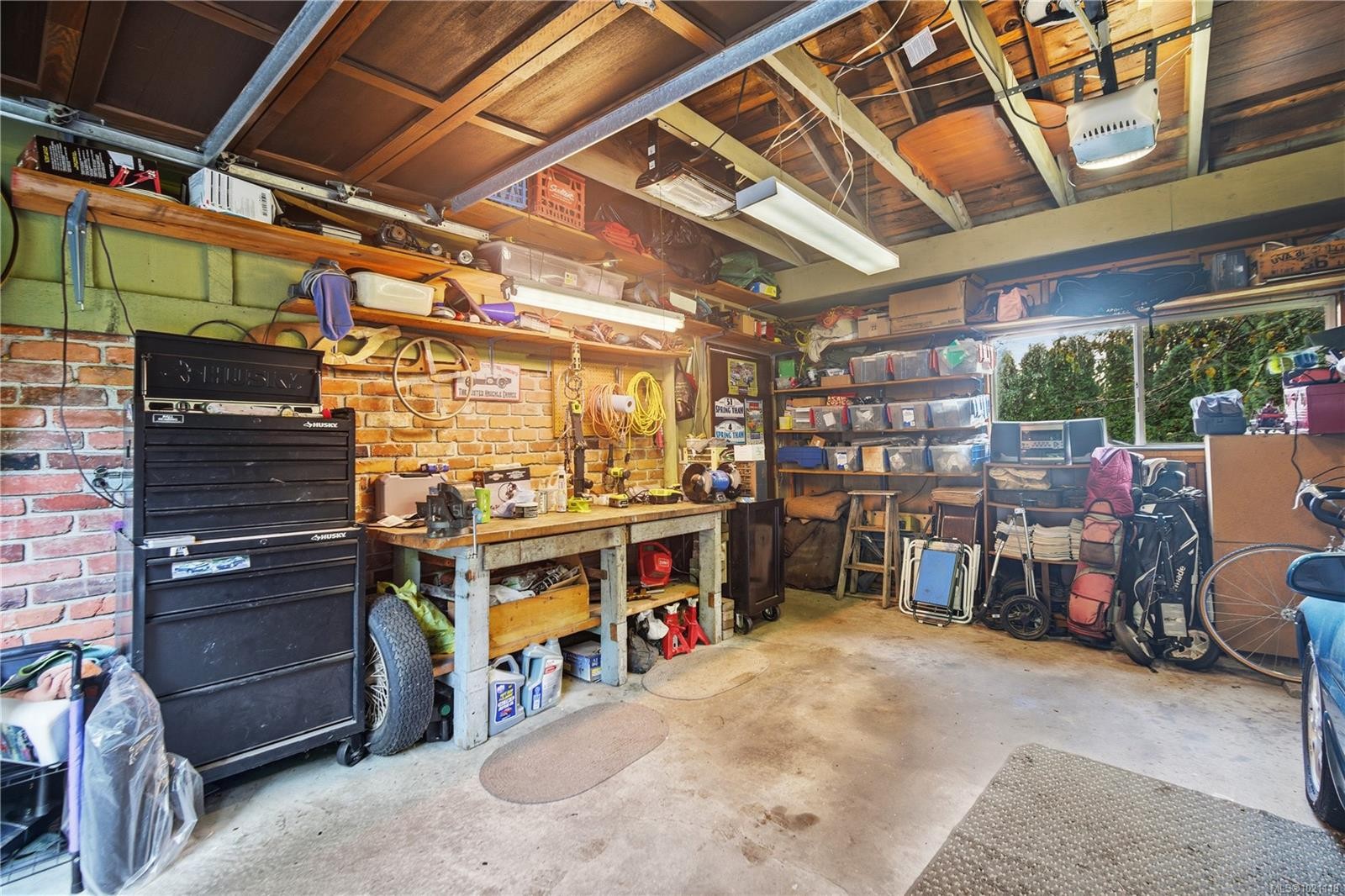 833 Alvarado Terr, Saanich, BC