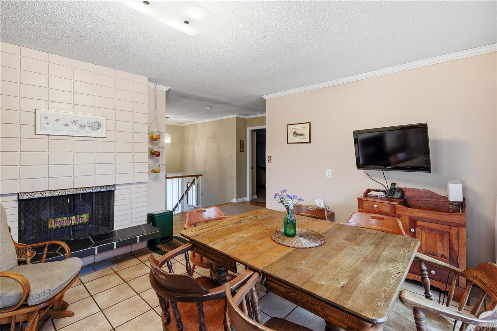 833 Alvarado Terr, Saanich, BC