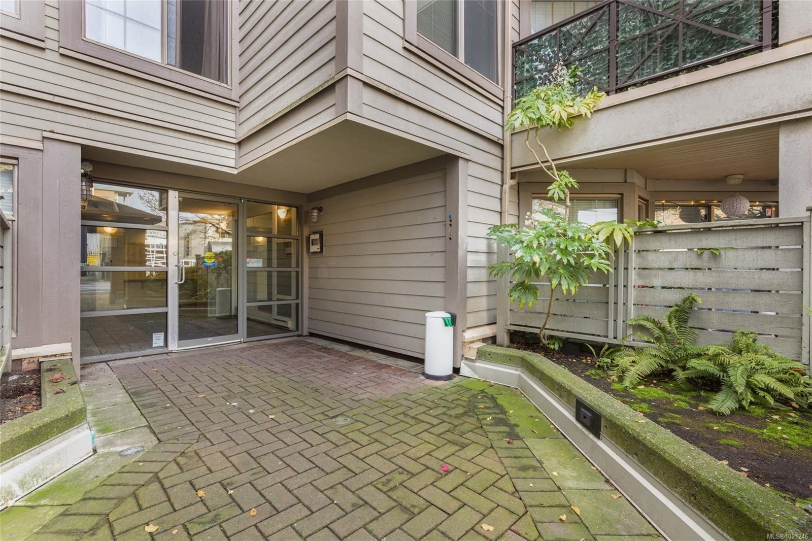 404-935 Johnson St, Victoria, BC - Outdoor With Exterior
