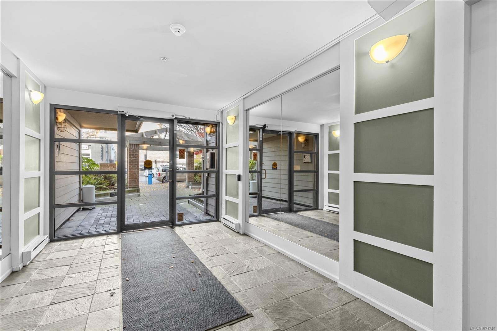 404-935 Johnson St, Victoria, BC - Photo Showing Other Room