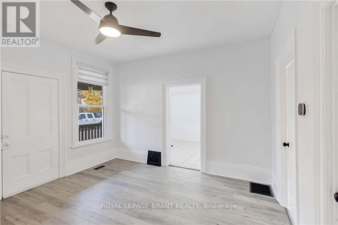 95 Queen Street, Brantford, ON - Indoor Photo Showing Other Room