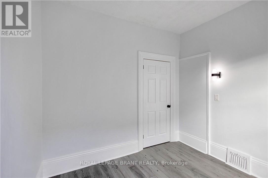 95 Queen Street, Brantford, ON - Indoor Photo Showing Other Room