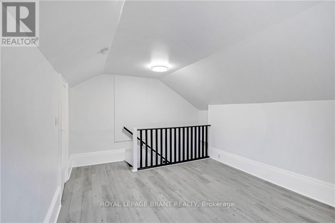 95 Queen Street, Brantford, ON - Indoor Photo Showing Other Room