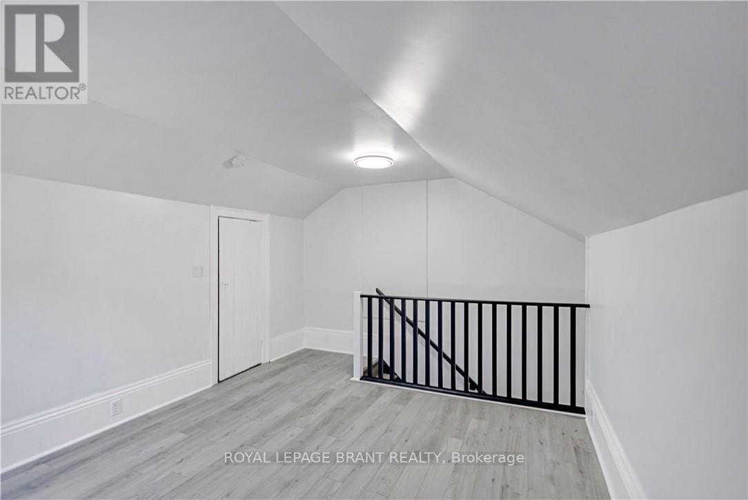 95 Queen Street, Brantford, ON - Indoor Photo Showing Other Room