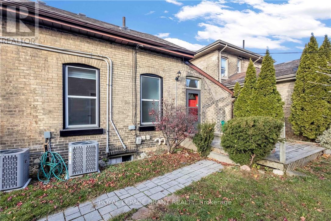 95 Queen Street, Brantford, ON - Outdoor