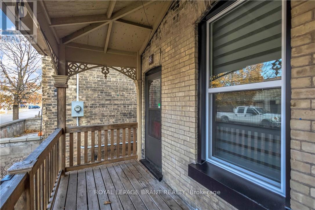 95 Queen Street, Brantford, ON - Outdoor With Exterior