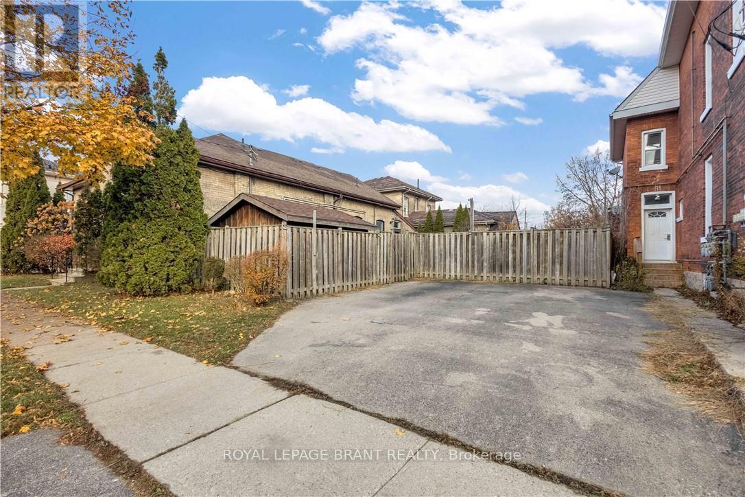 95 Queen Street, Brantford, ON - Outdoor