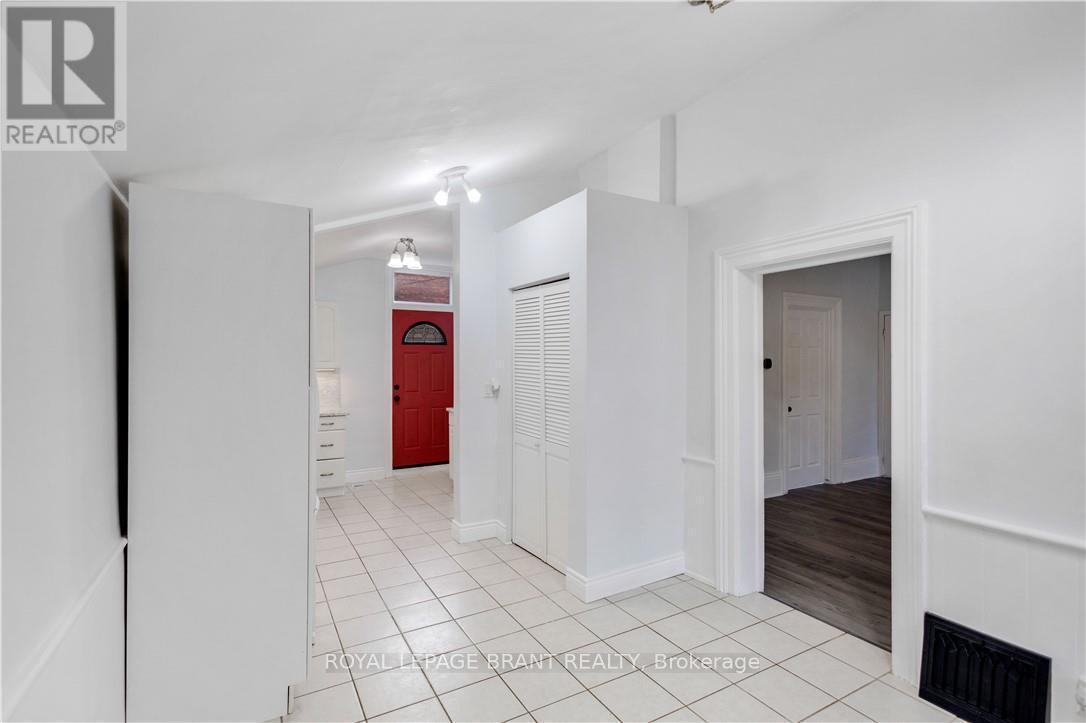 95 Queen Street, Brantford, ON - Indoor Photo Showing Other Room