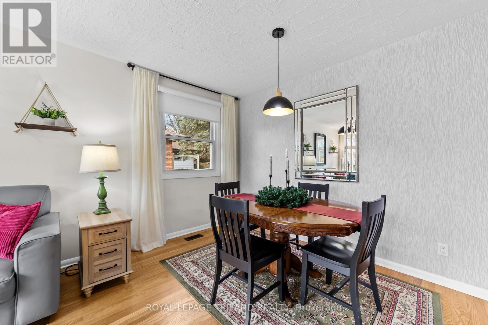 249 Coad Street, Southwest Middlesex (Glencoe), ON - Indoor Photo Showing Dining Room