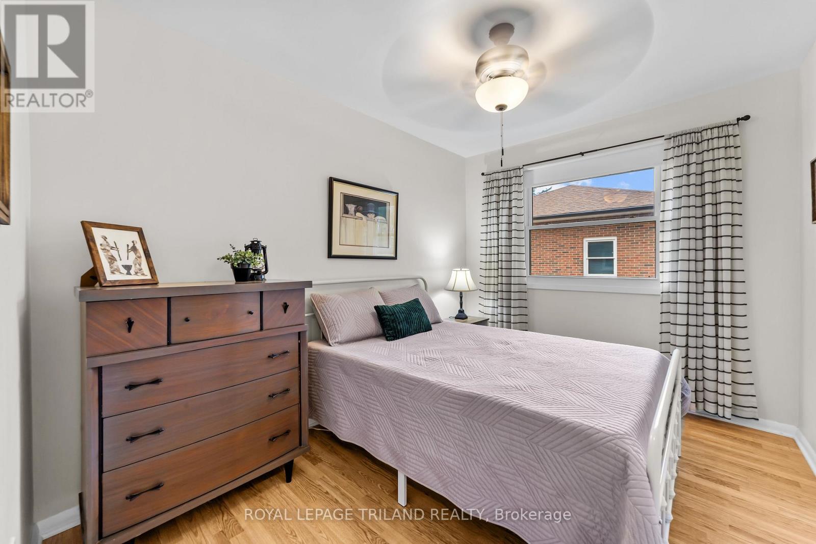 249 Coad Street, Southwest Middlesex (Glencoe), ON - Indoor Photo Showing Bedroom
