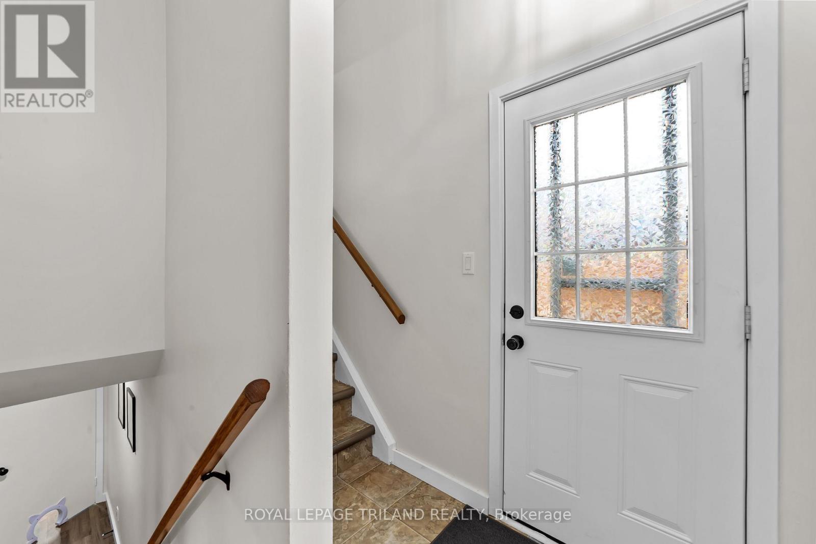 249 Coad Street, Southwest Middlesex (Glencoe), ON - Indoor Photo Showing Other Room