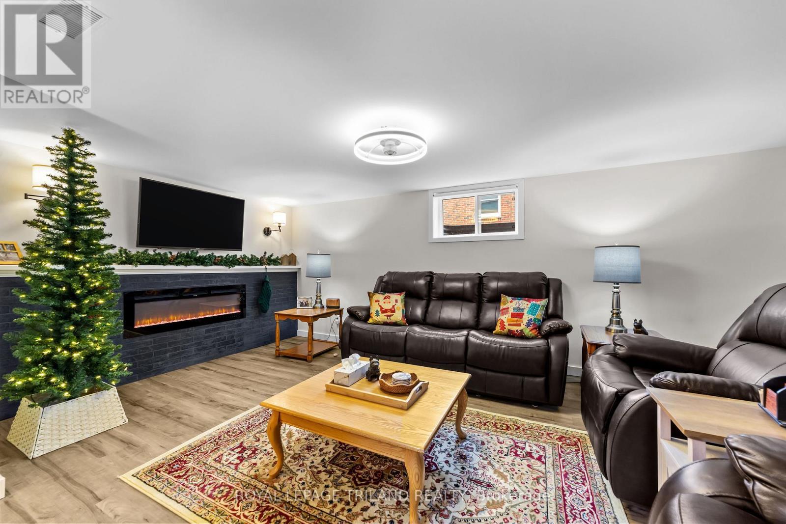 249 Coad Street, Southwest Middlesex (Glencoe), ON - Indoor Photo Showing Living Room With Fireplace