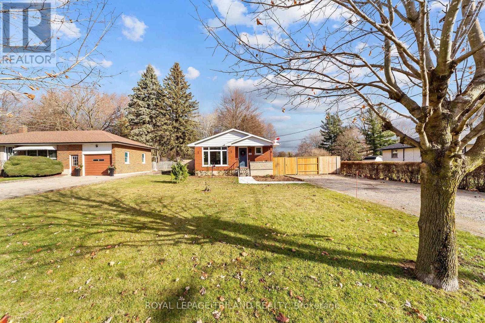 249 Coad Street, Southwest Middlesex (Glencoe), ON - Outdoor