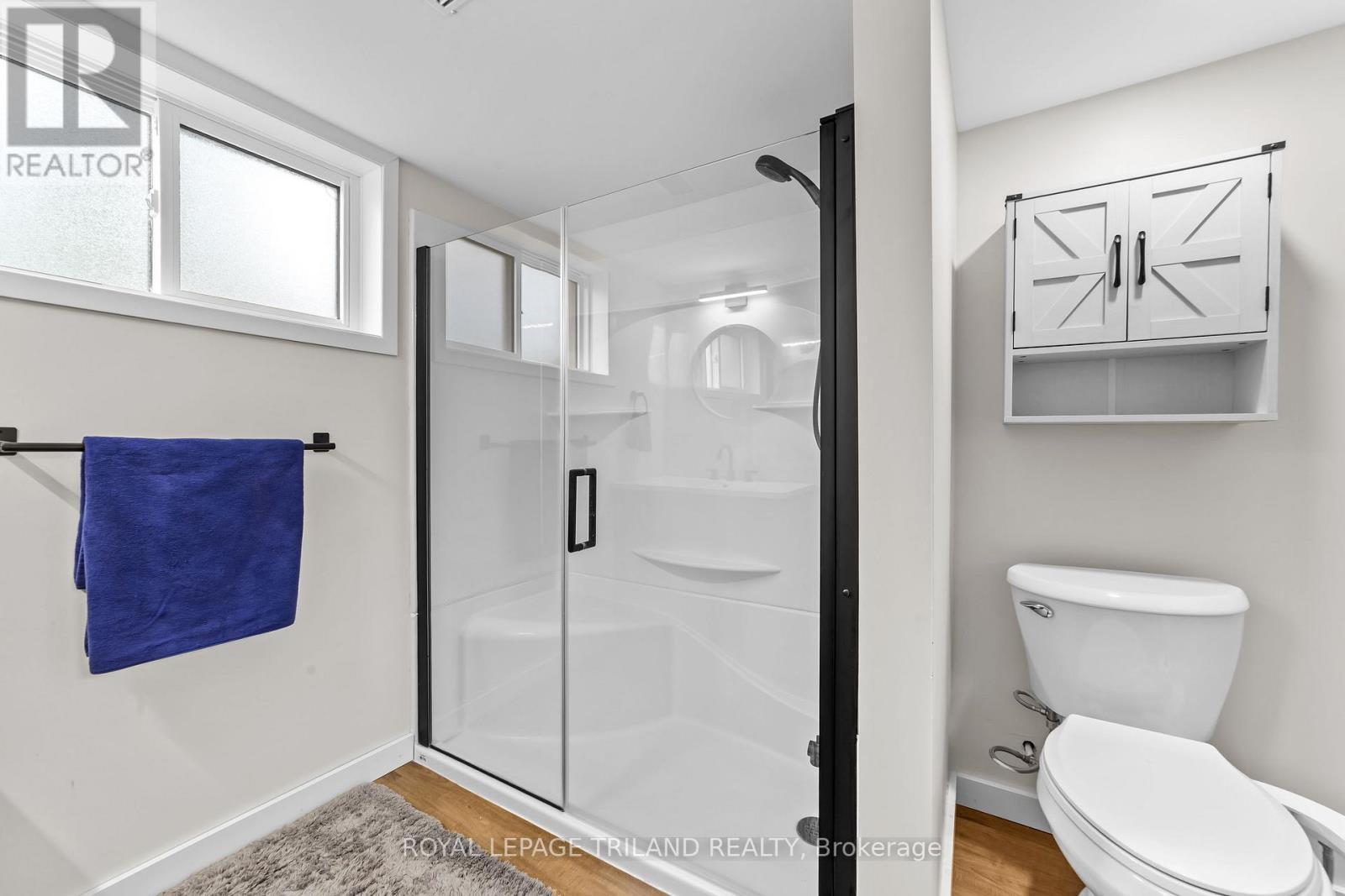 249 Coad Street, Southwest Middlesex (Glencoe), ON - Indoor Photo Showing Bathroom