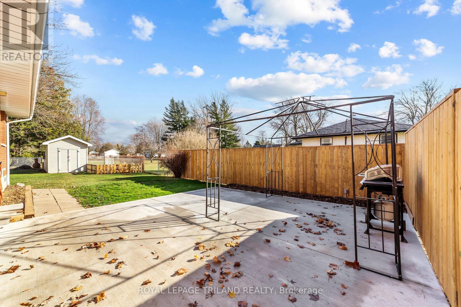 249 Coad Street, Southwest Middlesex (Glencoe), ON - Outdoor