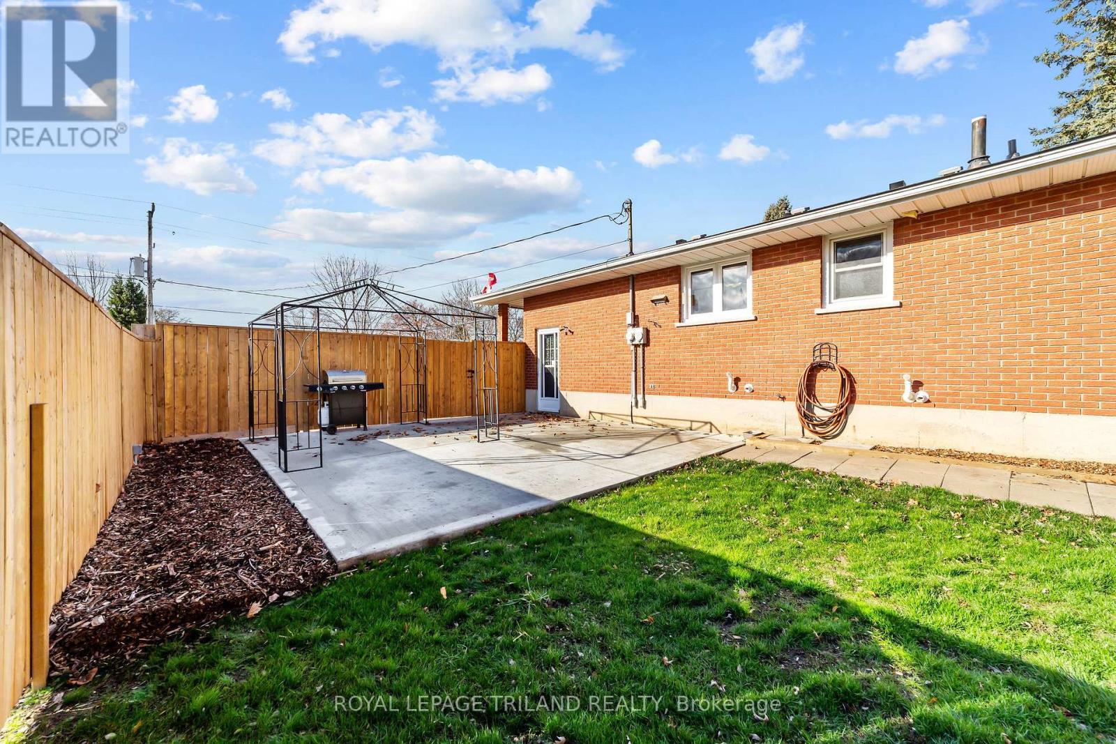 249 Coad Street, Southwest Middlesex (Glencoe), ON - Outdoor