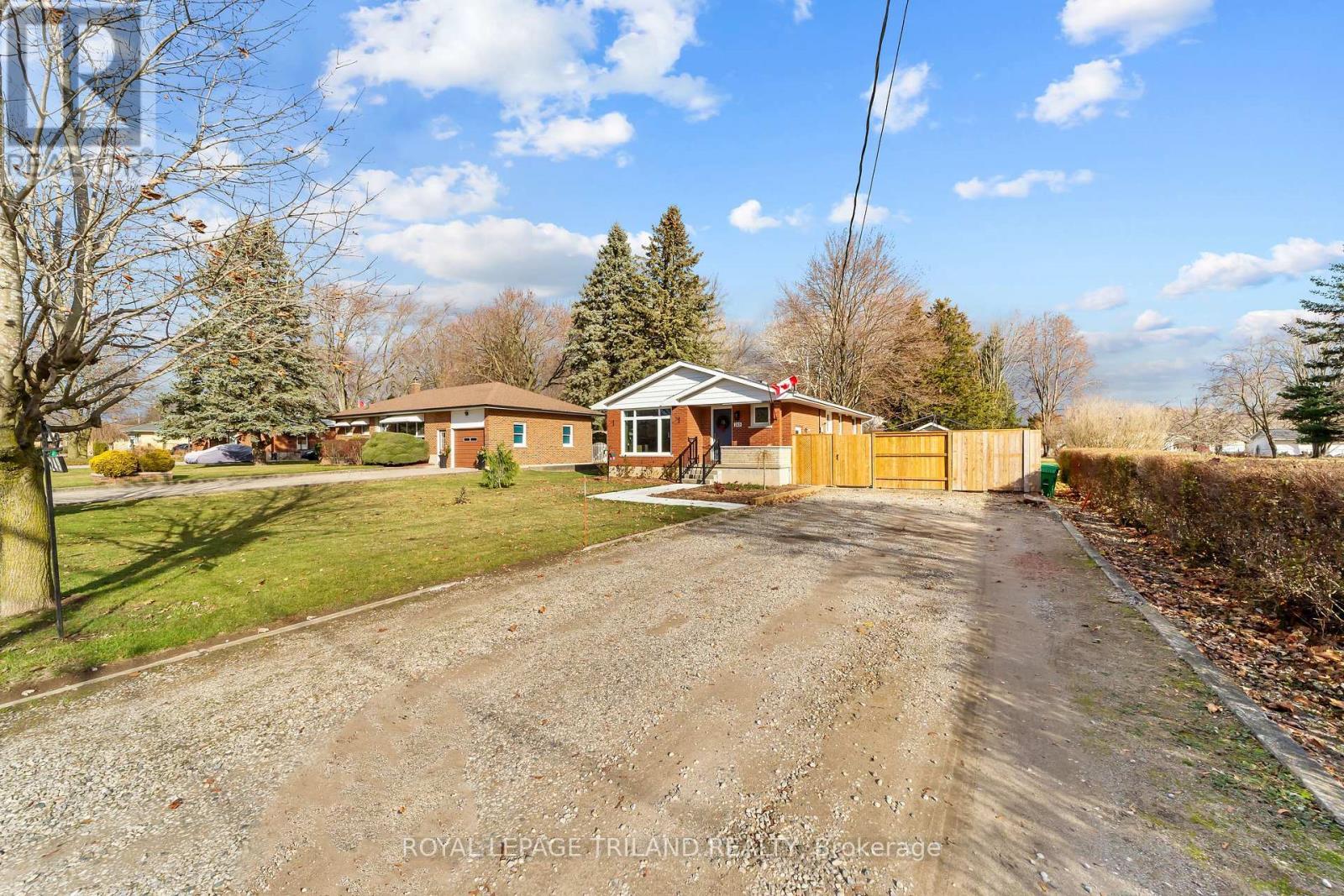 249 Coad Street, Southwest Middlesex (Glencoe), ON - Outdoor