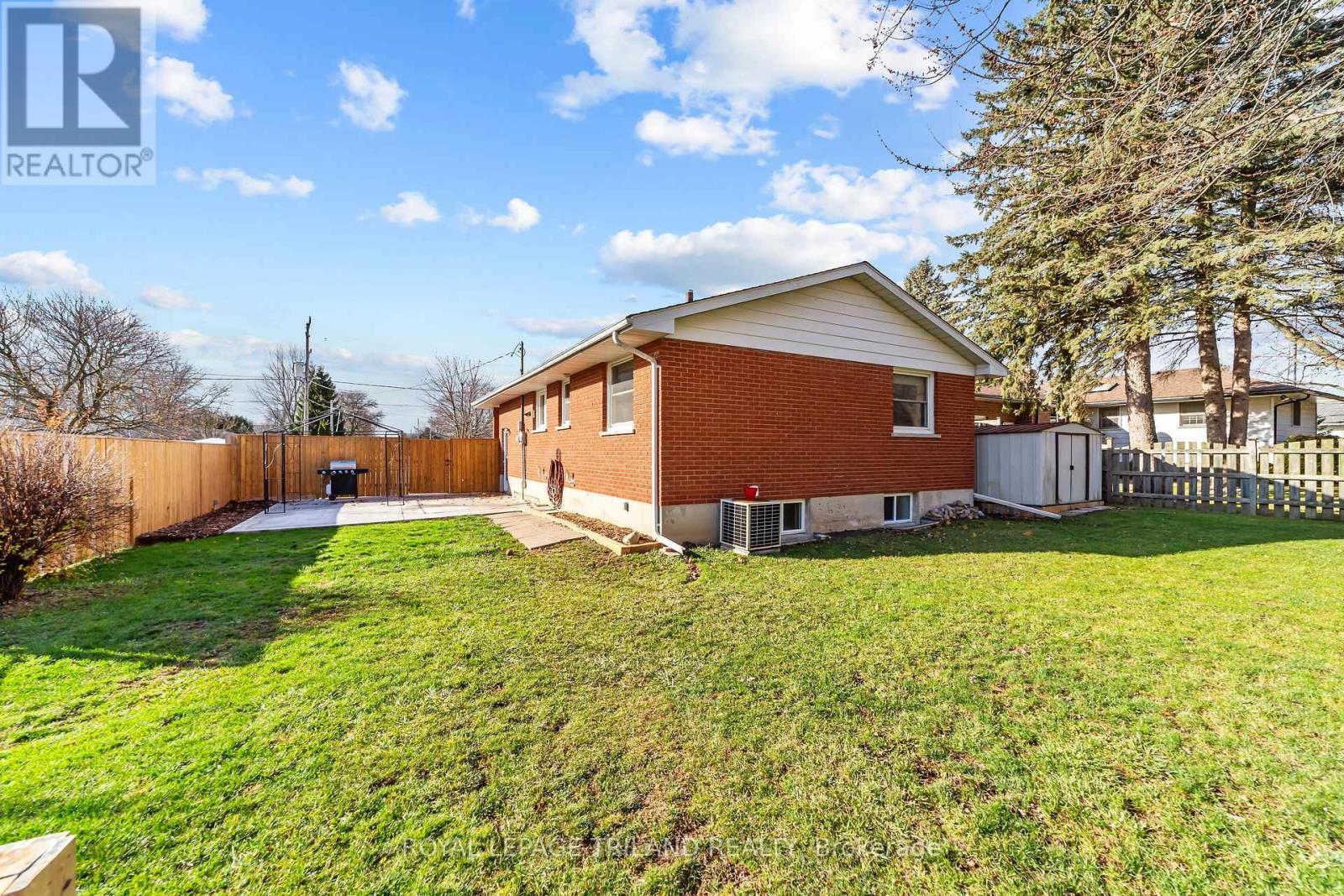 249 Coad Street, Southwest Middlesex (Glencoe), ON - Outdoor