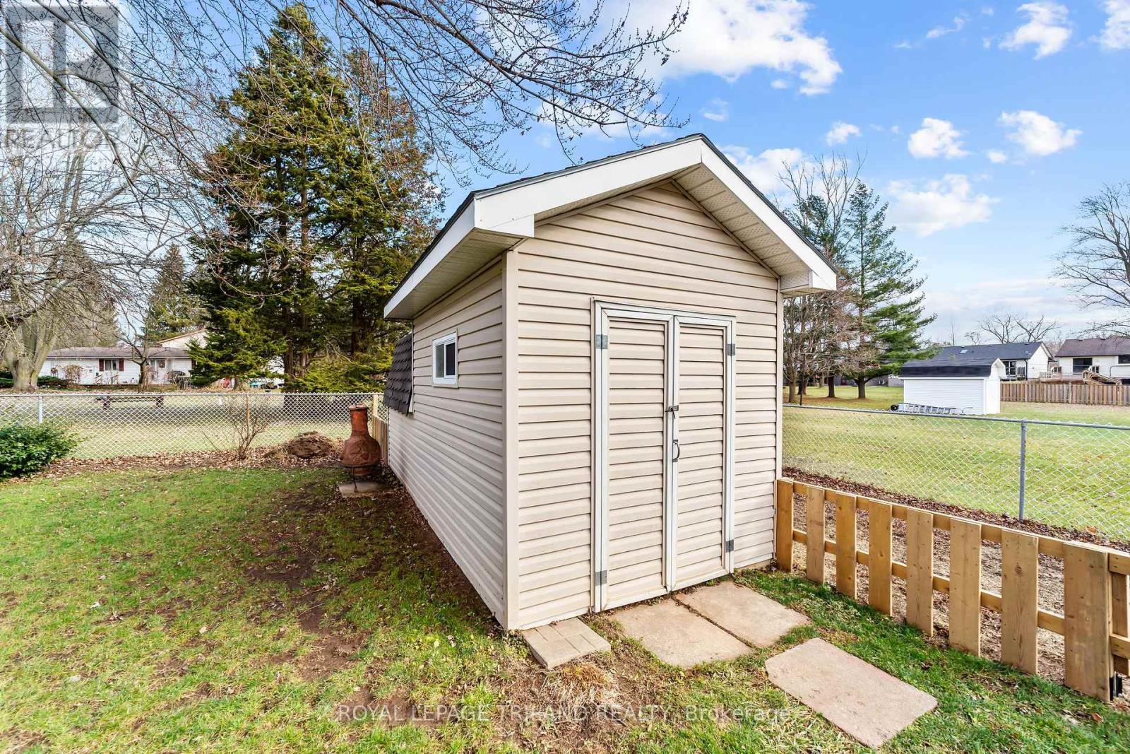 249 Coad Street, Southwest Middlesex (Glencoe), ON - Outdoor