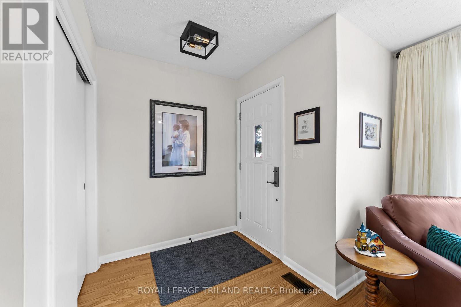 249 Coad Street, Southwest Middlesex (Glencoe), ON - Indoor Photo Showing Other Room