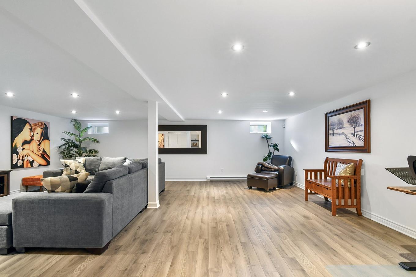 Salle familiale - 9453 Rue Parthenais, Montréal (Villeray/Saint-Michel/Parc-Extension), QC - Indoor