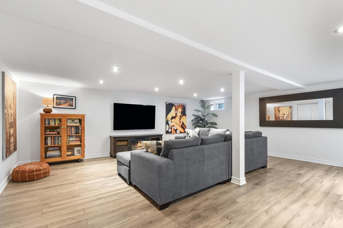 Salle familiale - 9453 Rue Parthenais, Montréal (Villeray/Saint-Michel/Parc-Extension), QC - Indoor