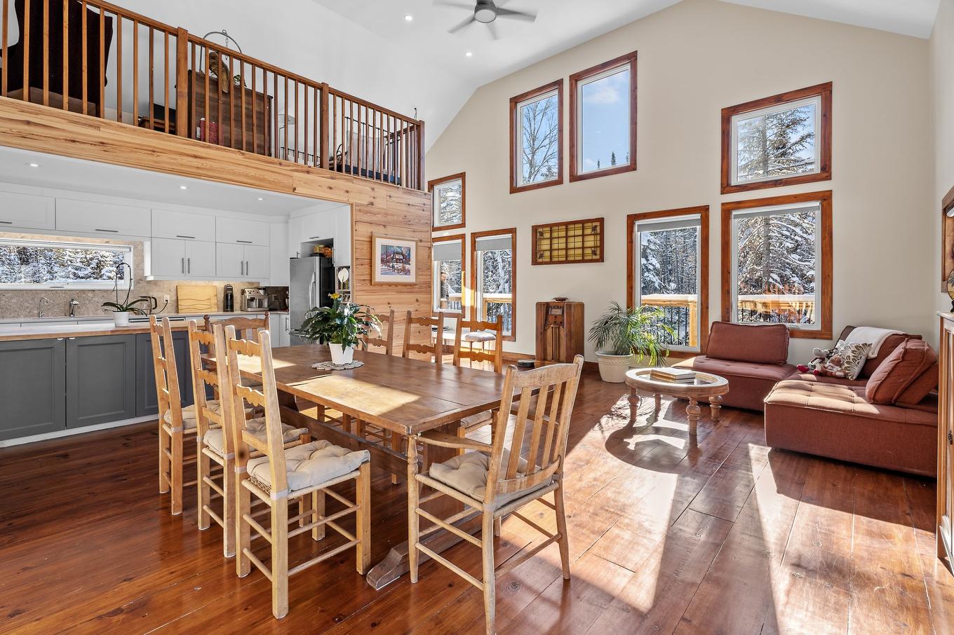 Dining room - 397 Ch. Du Village-Manitou, Ivry-Sur-Le-Lac, QC - Indoor