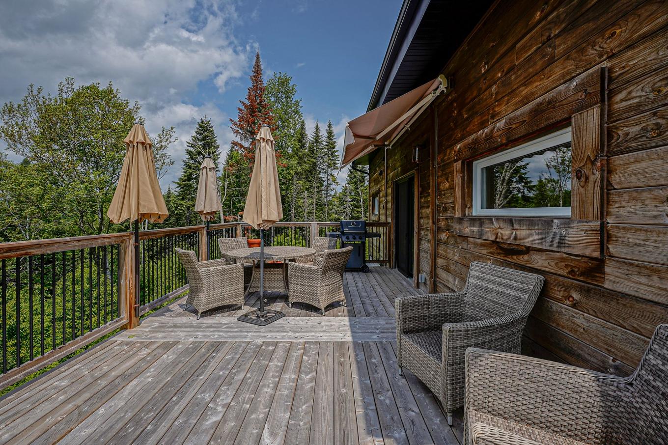 Exterior - 397 Ch. Du Village-Manitou, Ivry-Sur-Le-Lac, QC - Outdoor With Deck Patio Veranda With Exterior