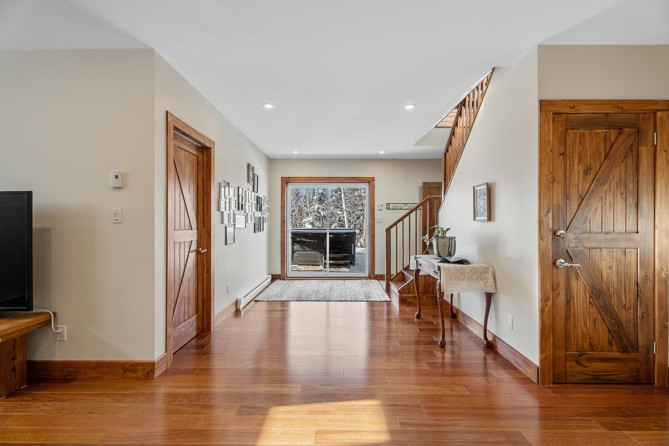 Overall view - 397 Ch. Du Village-Manitou, Ivry-Sur-Le-Lac, QC - Indoor Photo Showing Other Room