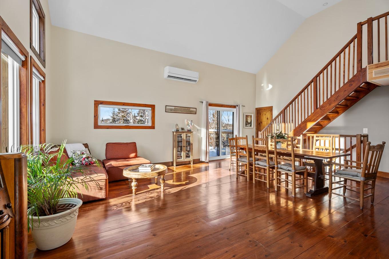 Living room - 397 Ch. Du Village-Manitou, Ivry-Sur-Le-Lac, QC - Indoor