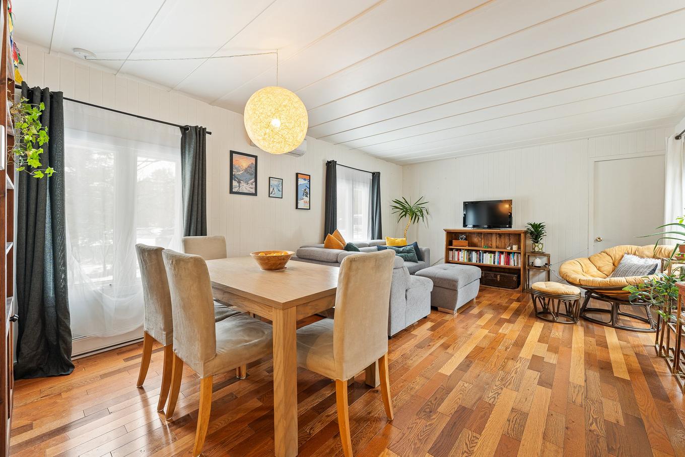 Salle à manger - 10 Ch. Grenier, Sutton, QC - Indoor Photo Showing Dining Room