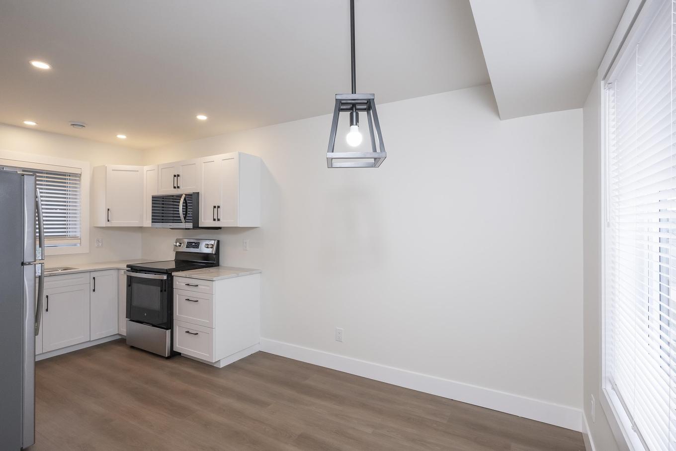 1101 Frederica Street W, Thunder Bay, ON - Indoor Photo Showing Kitchen