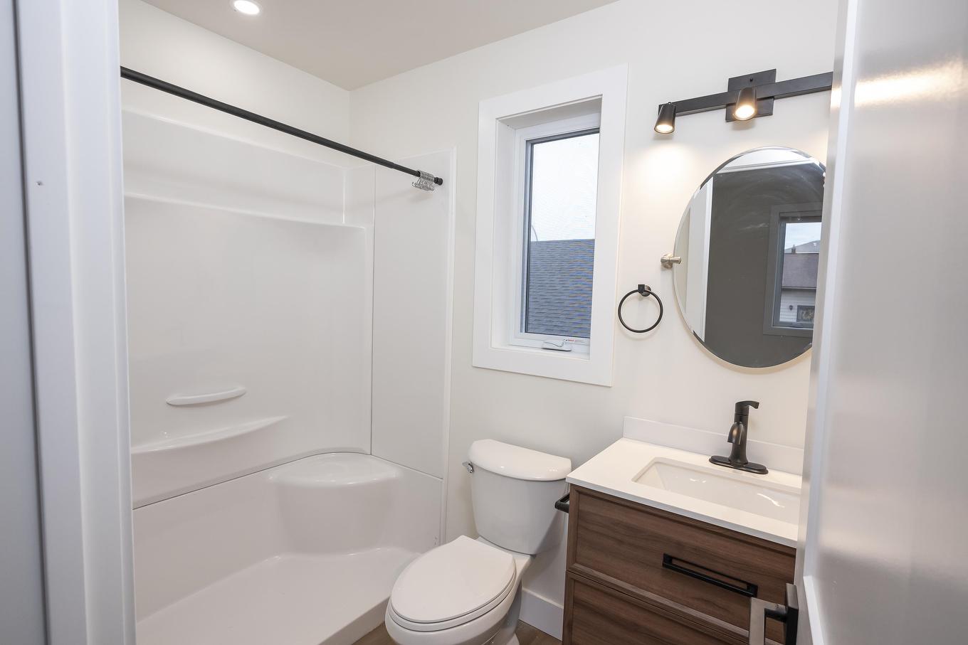 1101 Frederica Street W, Thunder Bay, ON - Indoor Photo Showing Bathroom