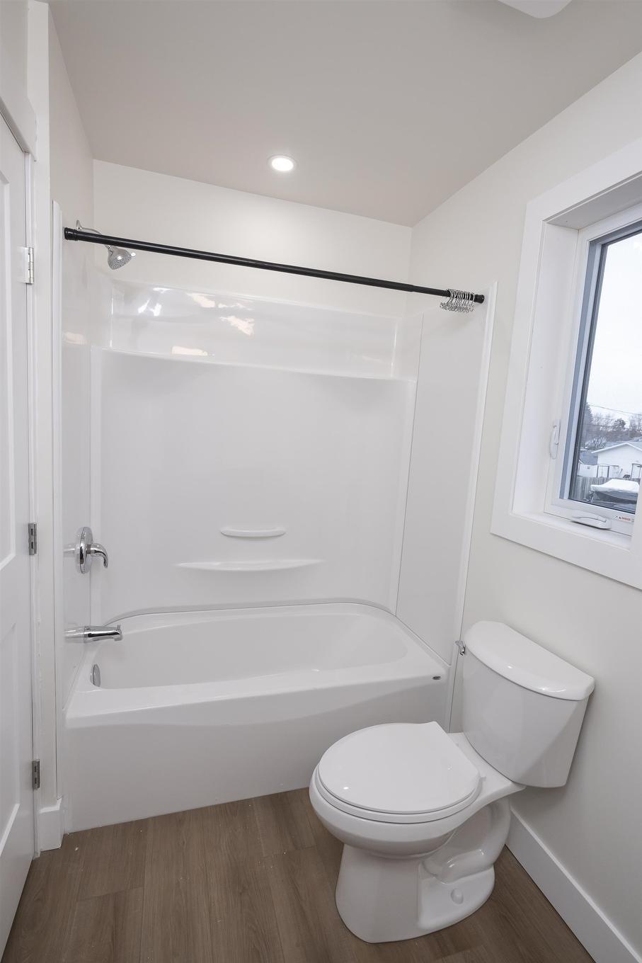 1101 Frederica Street W, Thunder Bay, ON - Indoor Photo Showing Bathroom