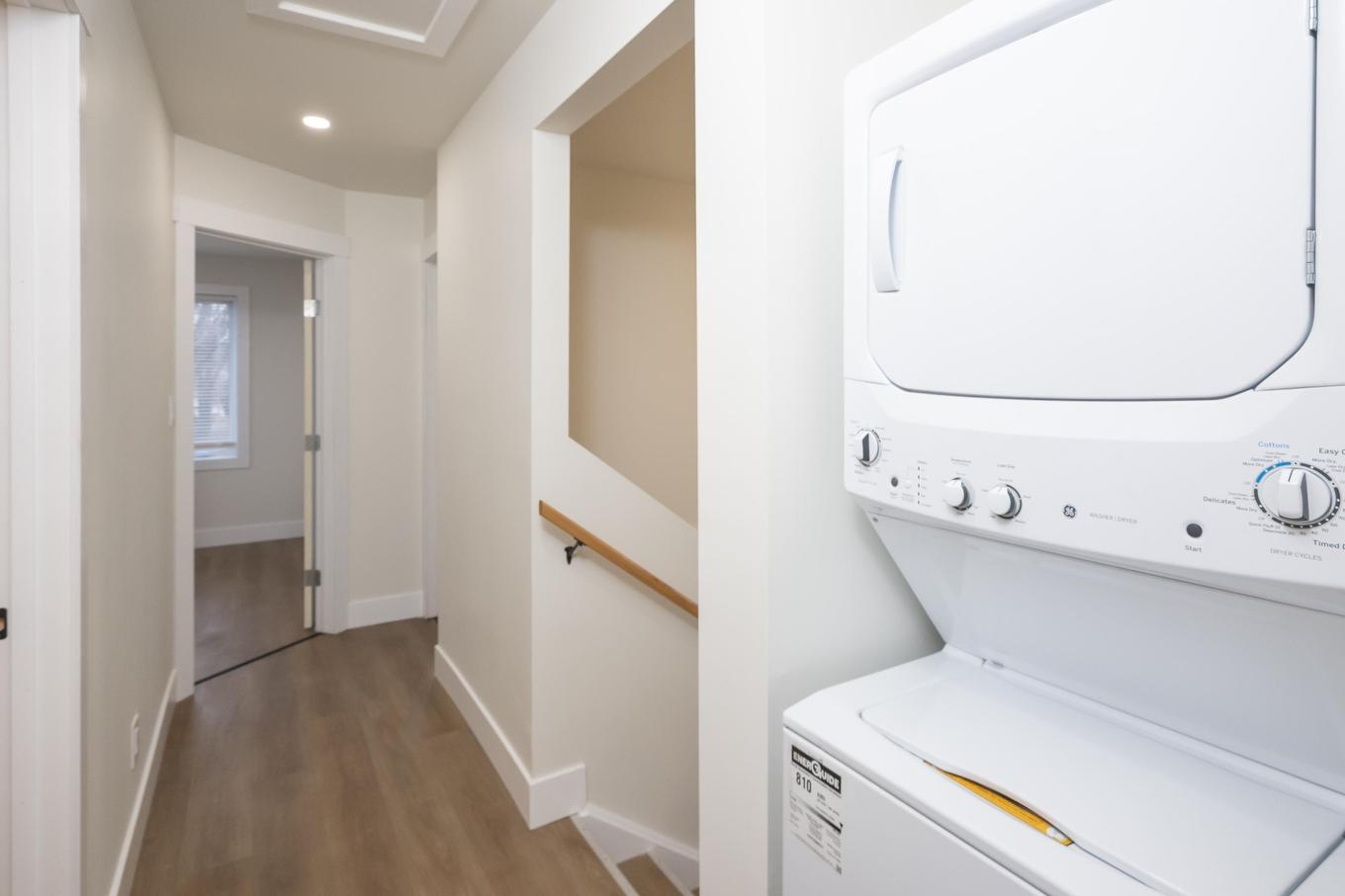 1101 Frederica Street W, Thunder Bay, ON - Indoor Photo Showing Laundry Room