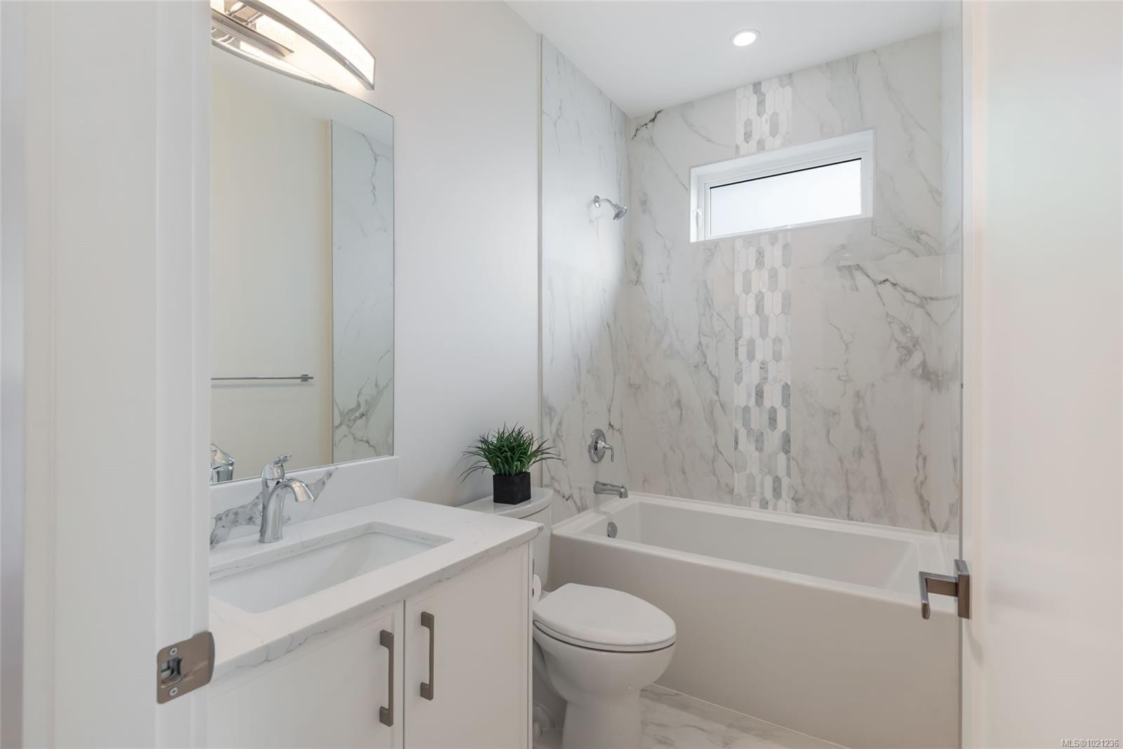 858 Wembley Rd, Parksville, BC