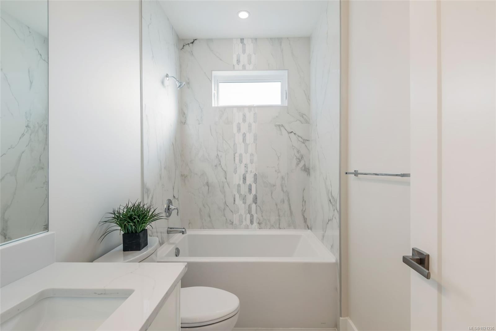 858 Wembley Rd, Parksville, BC