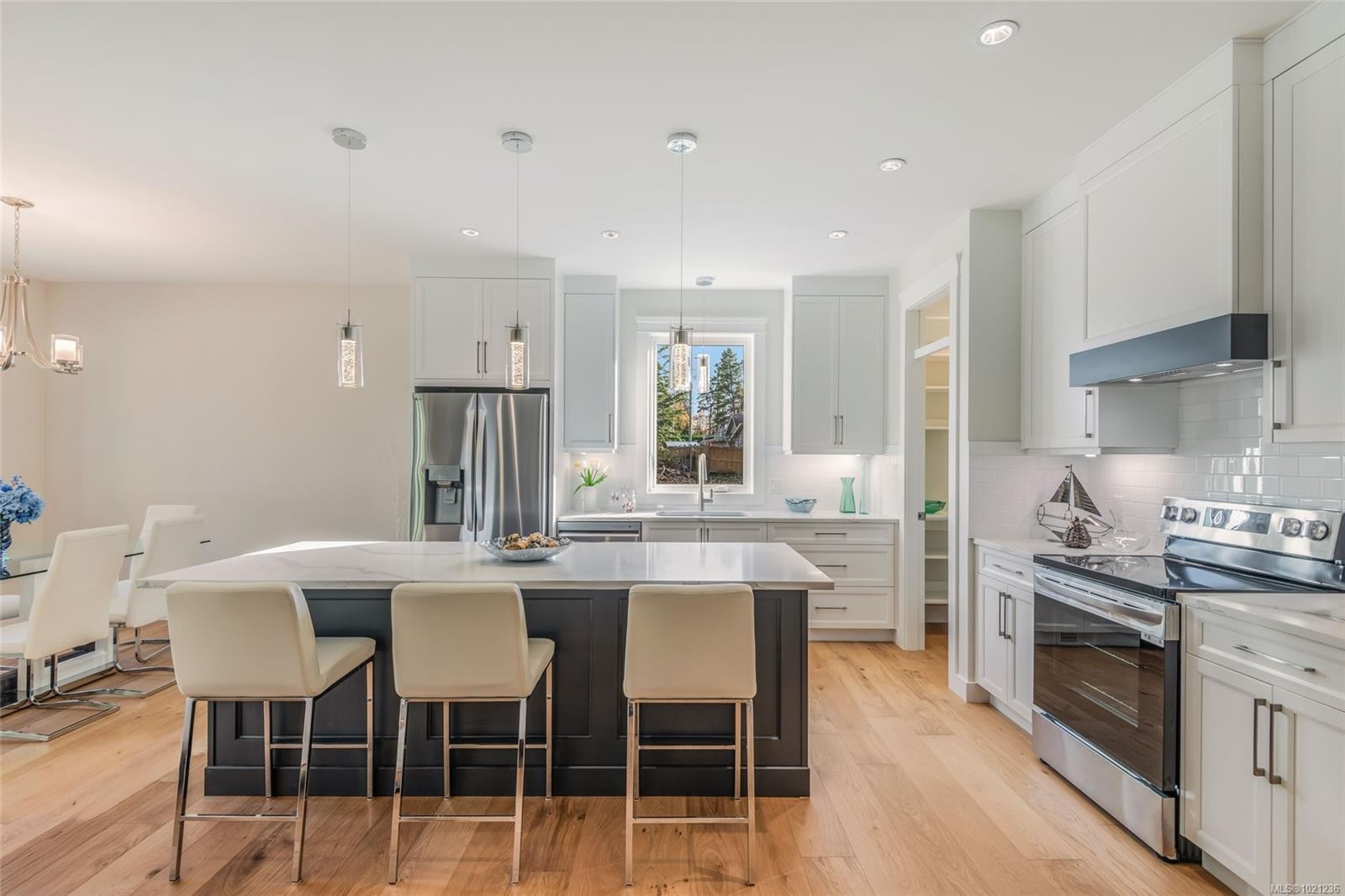 858 Wembley Rd, Parksville, BC