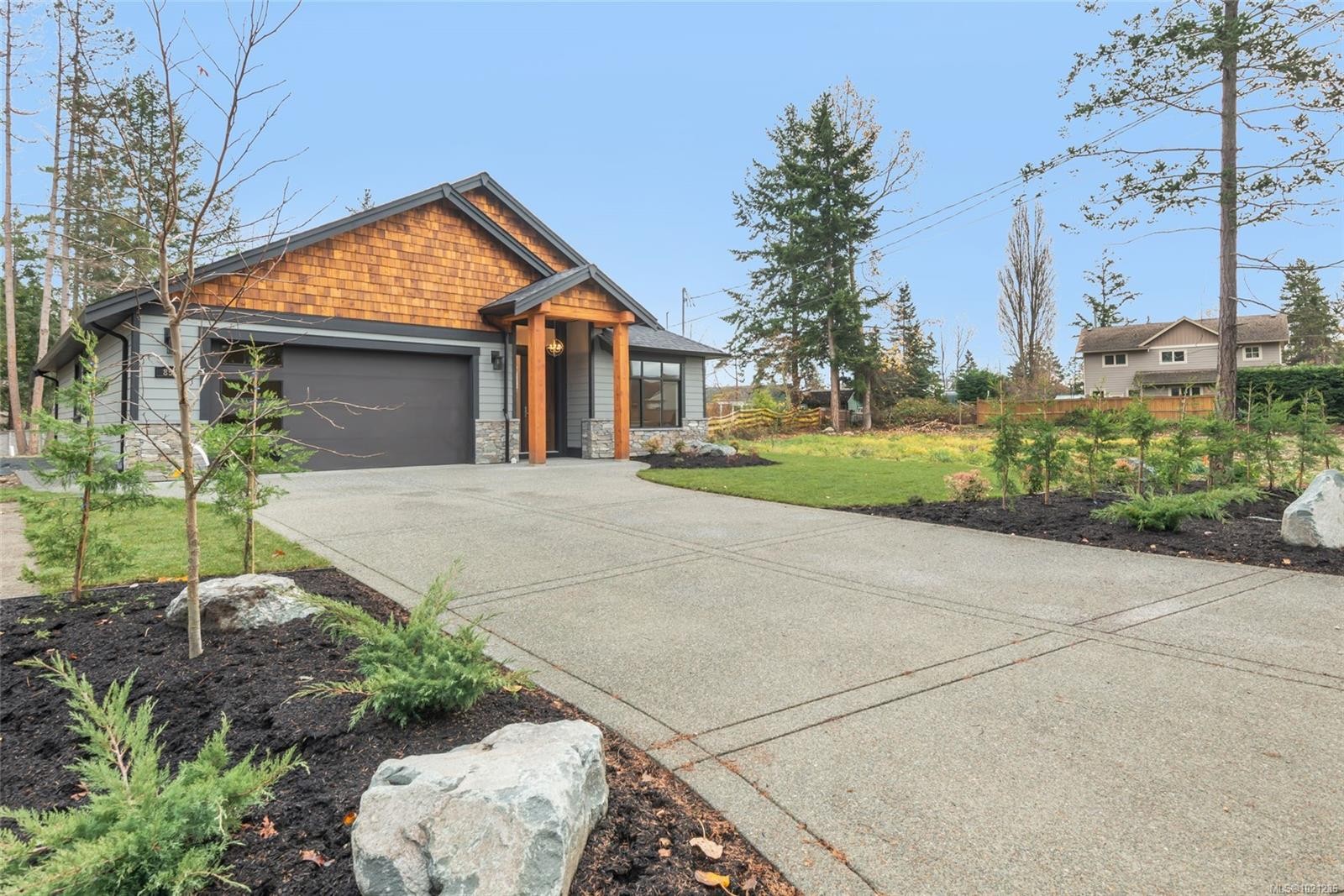 858 Wembley Rd, Parksville, BC