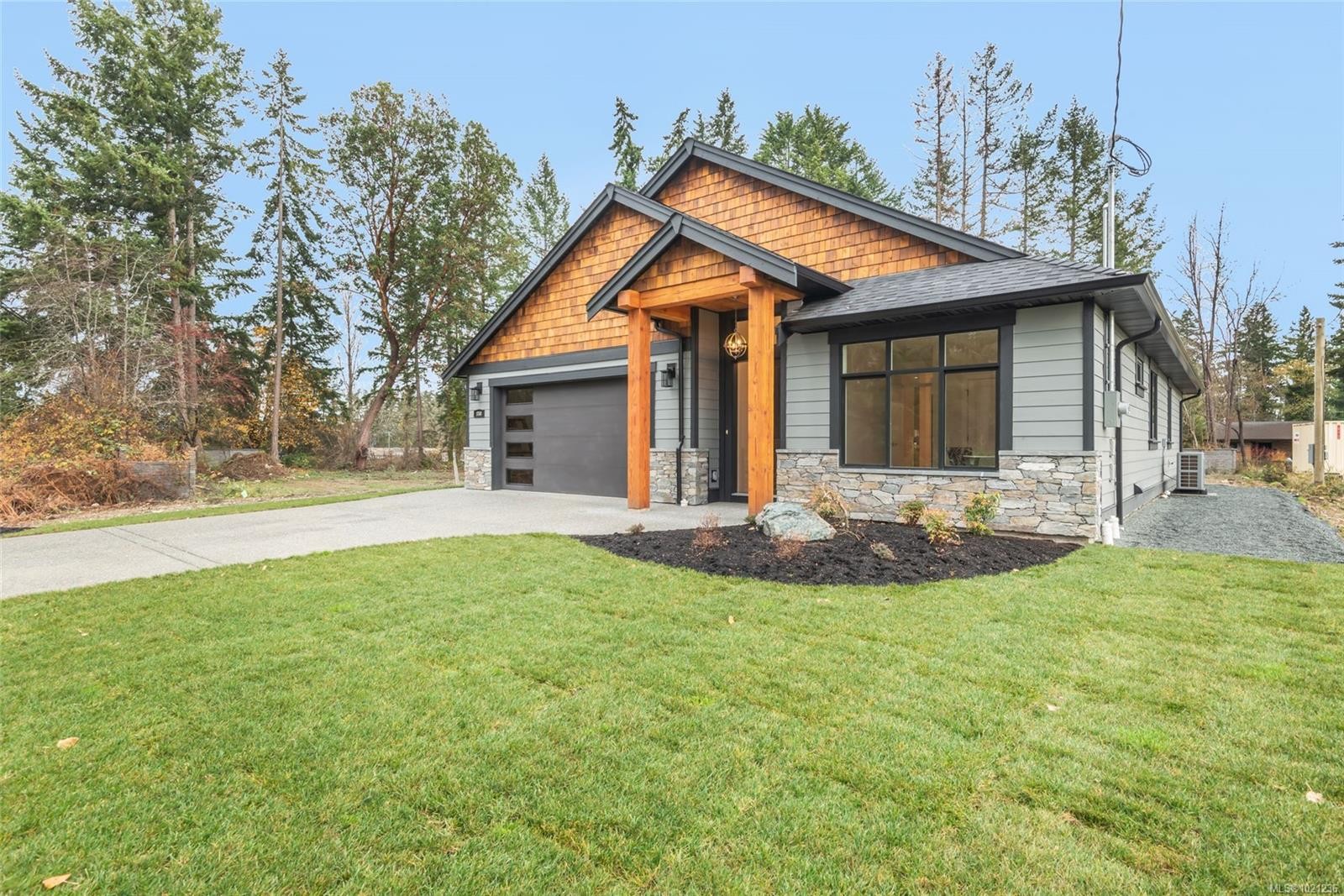 858 Wembley Rd, Parksville, BC